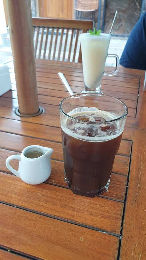 Majapahit Cofee & Eatery 5