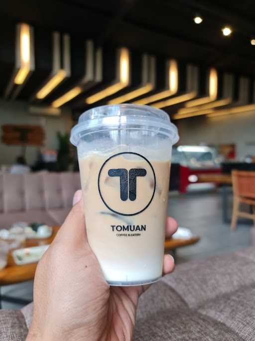 Tomuan Coffee & Eatery 6