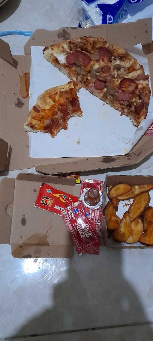 Domino'S Pizza 4