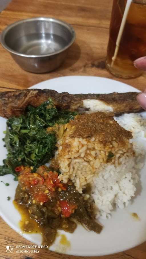 Rumah Makan Trio Minang Jaya 6