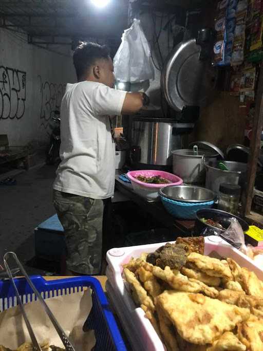 Warung Bu Hari Batak & Penyetan Kehidupan 8