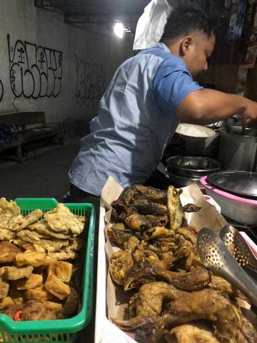 Warung Bu Hari Batak & Penyetan Kehidupan 3