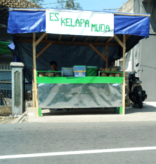 Saung Kelapa Muda 9