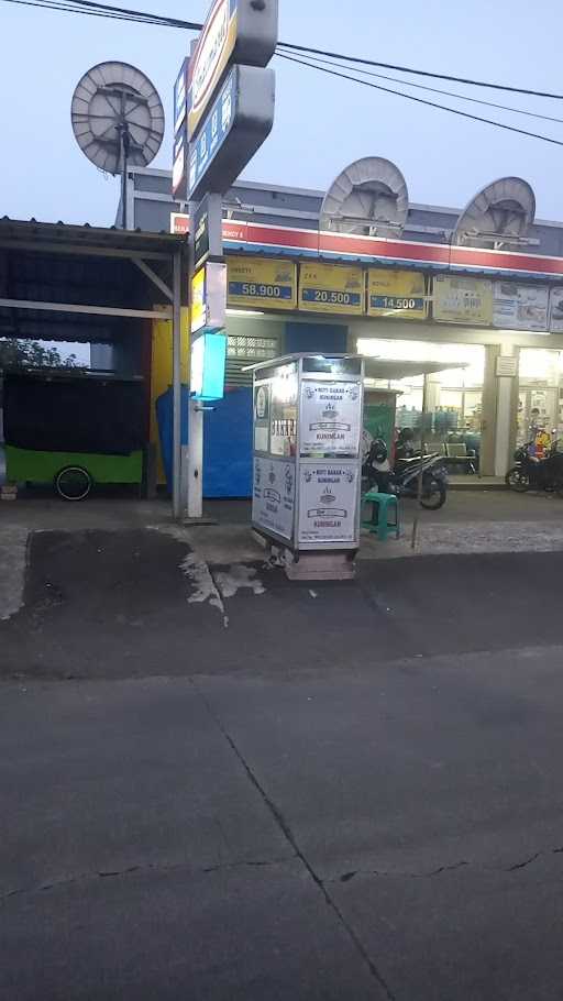 Kedai Es Mama Yoga 1