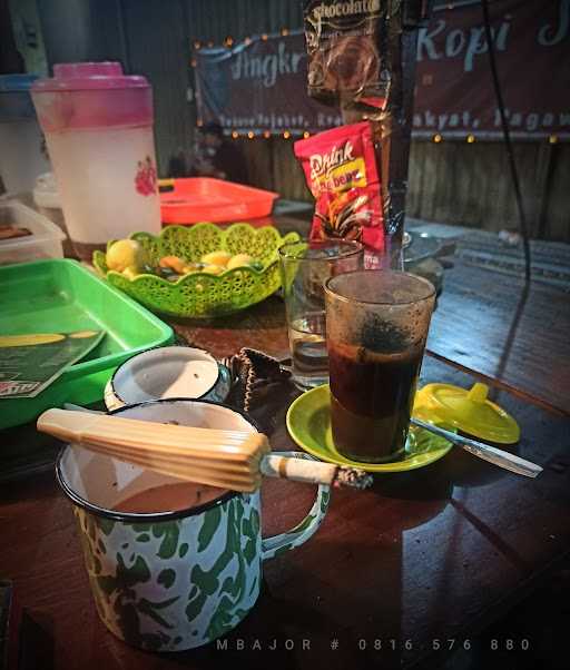 Angkringan Kopi Joss Pak Yo 7