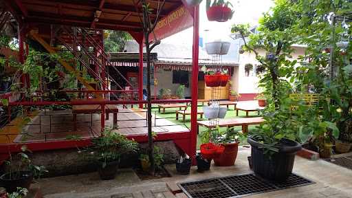 Waroeng Gazebo Merah 6