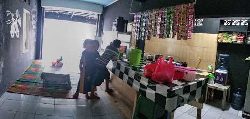 Warung Gudiel 7