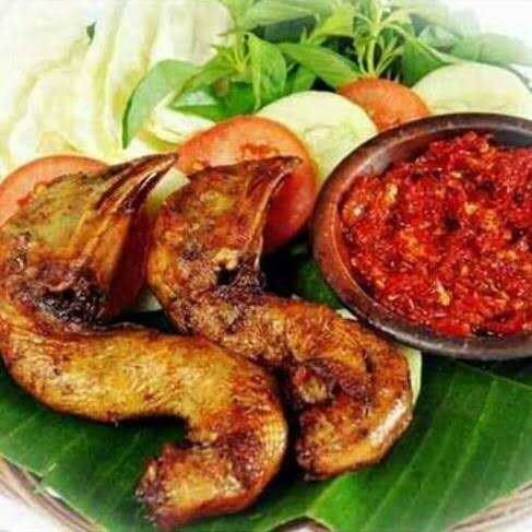 Warung Ayam Bakar Pak Petung 8