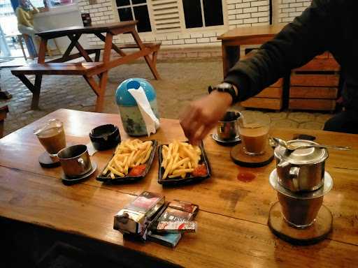 Rumah Kopi Nuy 7