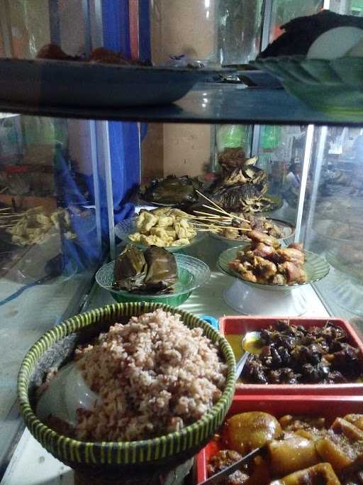 Warung Nasi Nikreuh Dan Penginapan 1