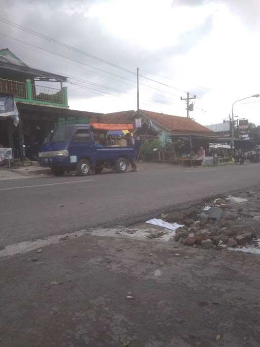 Warung Nasi Ibu Yayah Bangbayang 10