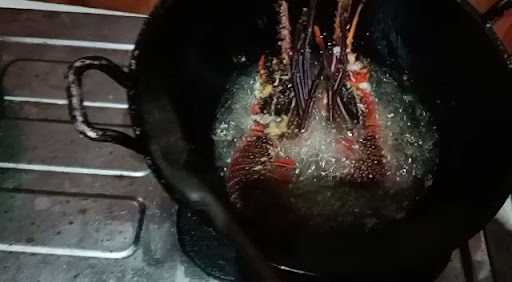 Beerhouse Balekambang Spesialis Seafood Dan Ikan Bakar 2