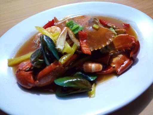 Warung Makan Tsaqifa Seafood. 4