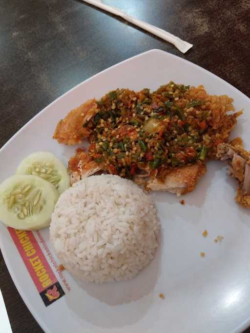 Rocket Chicken Banyumanik 9