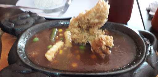 Rocket Chicken Banyumanik 1