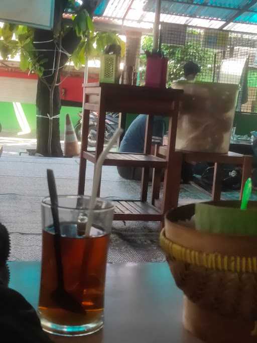 Warung Lesehan Fifty Fifty Sumurboto Banyumanik 2