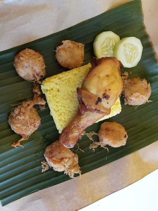 Bu Yuyun Nasi Kuning 9