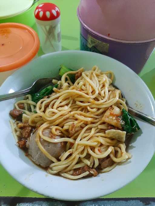 Mie Ayam Bakso Pesat 4