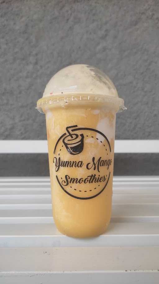 Yumna Mango Smoothies 1