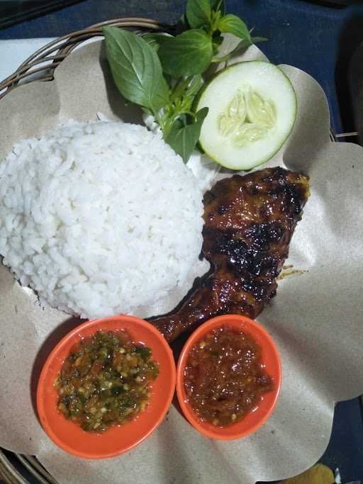 Ayam Bakar Den Bagoes 7