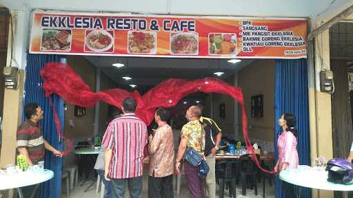 Ekklesia Resto Bpk & Cafe 9