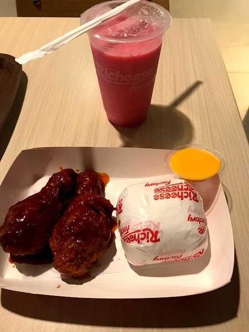 Richeese Factory Mega Mall Batam 3