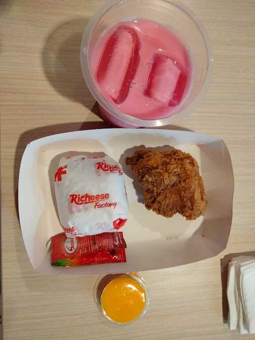 Richeese Factory Mega Mall Batam 5