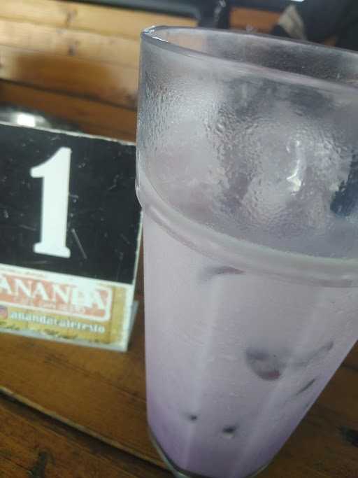 Ananda Cafe & Resto 8