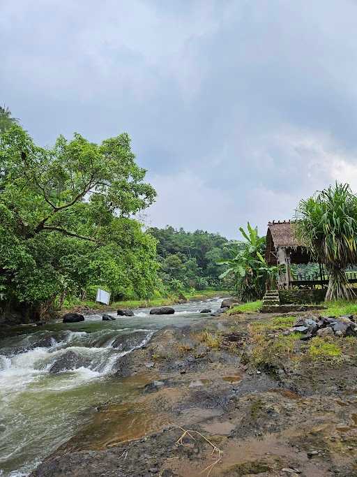 Warung Kopi Jembatan Mosari 10