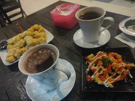 Cokelat Klasik Cafe 9