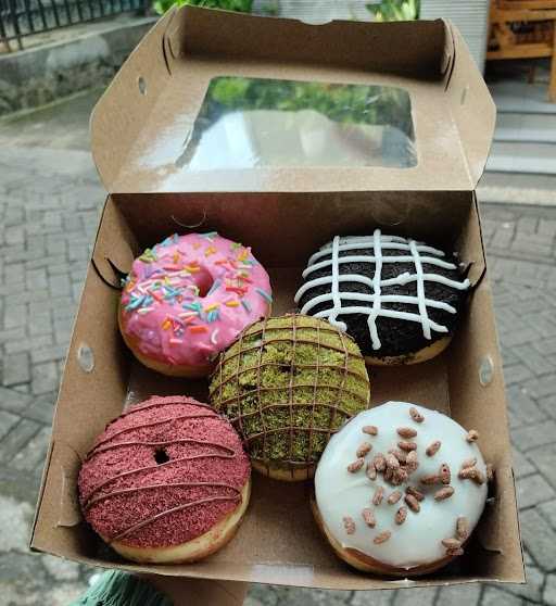 Cakery Donuts 4