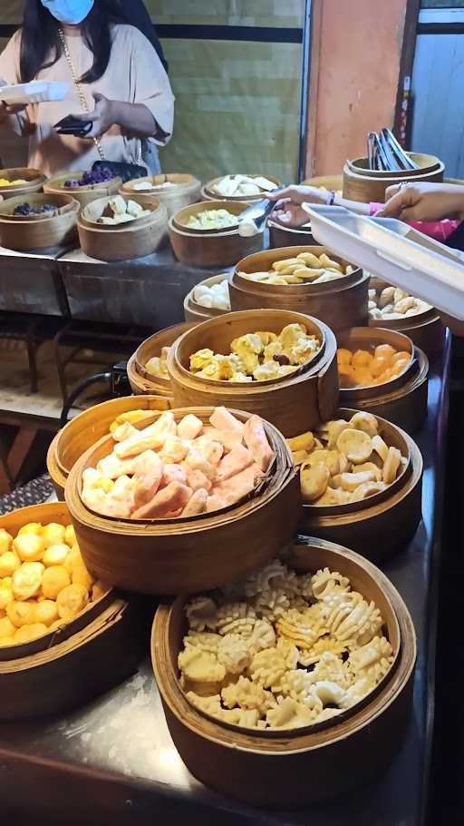 Hotman Dimsum Batu 9