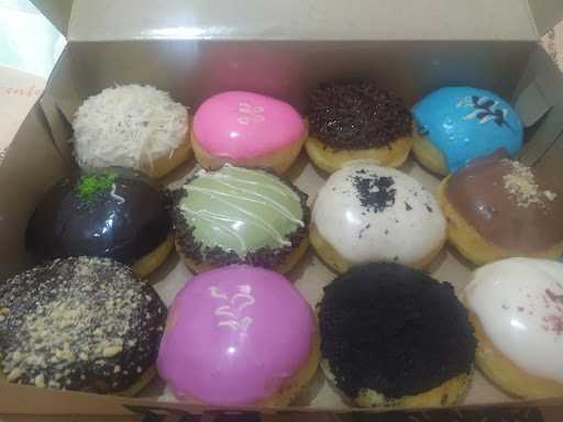 Cattleya Donuts 6