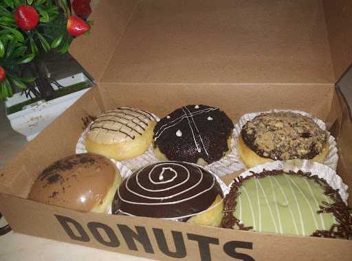 Cattleya Donuts 5