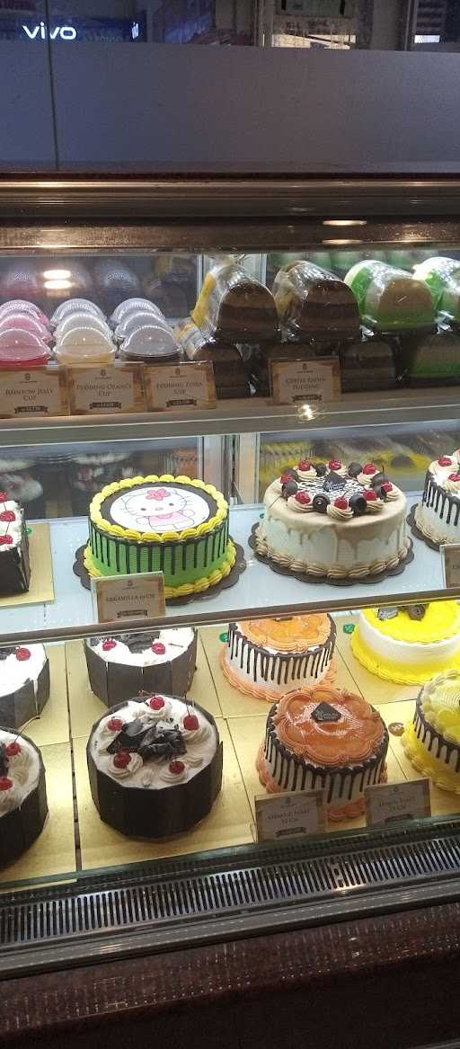 Holland Bakery Sp Plaza 3