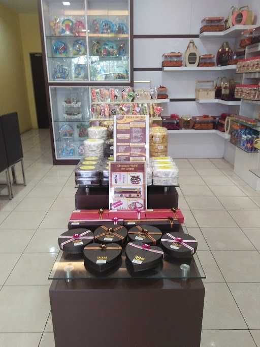 Takadeli Cake Boutique 9