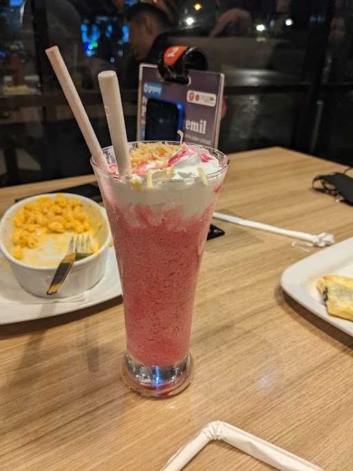 Pizza Hut Restoran 3