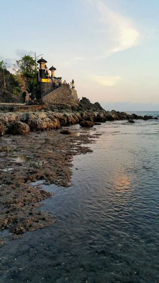 Batu Bolong Steak House 1