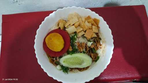 Bakmie Macho & Salad Buah 2