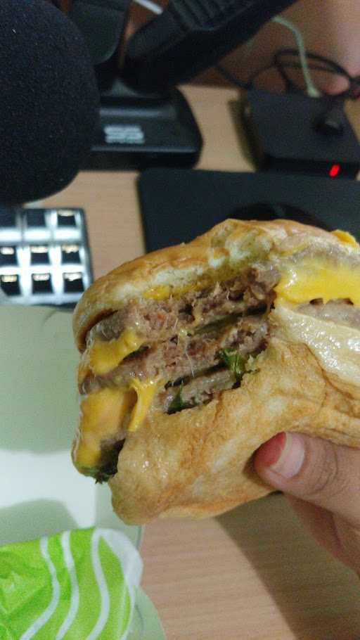 Burger Bangor Poris Indah 6