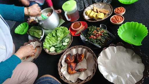 Saung Paniisan 10