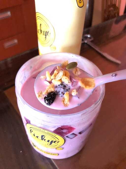 Lickyo Yoghurt House Turangga 5