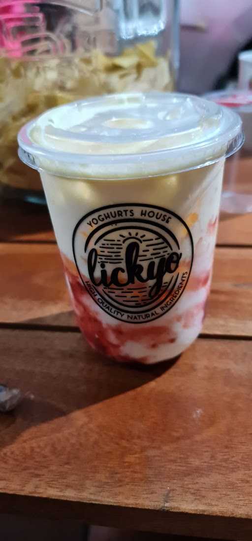 Lickyo Yoghurt House Turangga 3