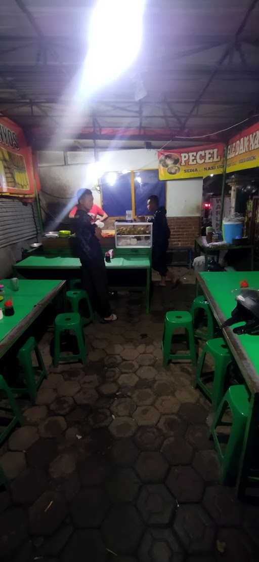 Pecel Lele & Nasi Uduk Maknyos 7