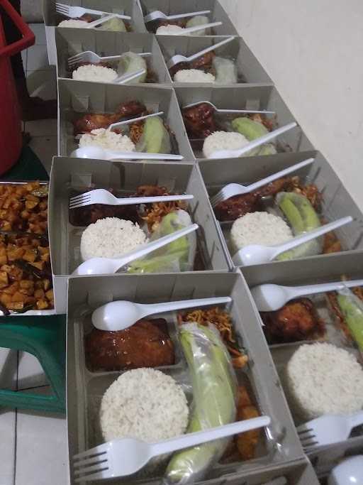 Warung Nasi Mamake Slamet Bahari 9