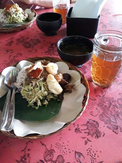 Warung Babi Guling Andi Jaya Perean 4