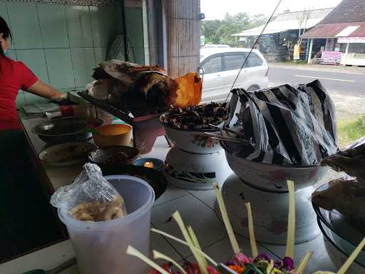 Warung Babi Guling Andi Jaya Perean 1