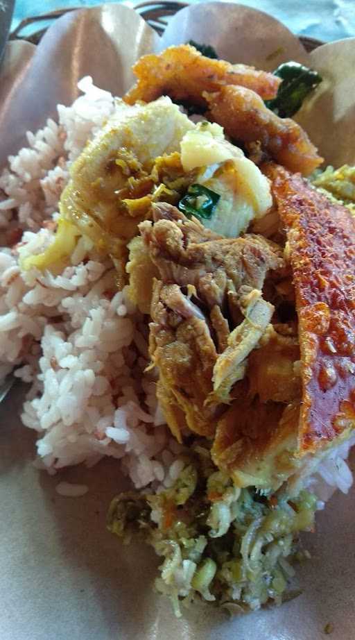 Warung Nasi Babi Guling Pasar Baturiti 1