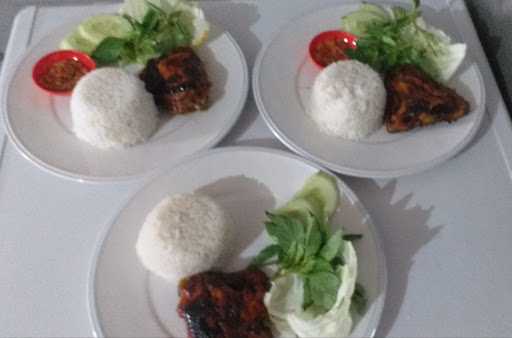 Bebek & Ayam Goreng Tentrem 2