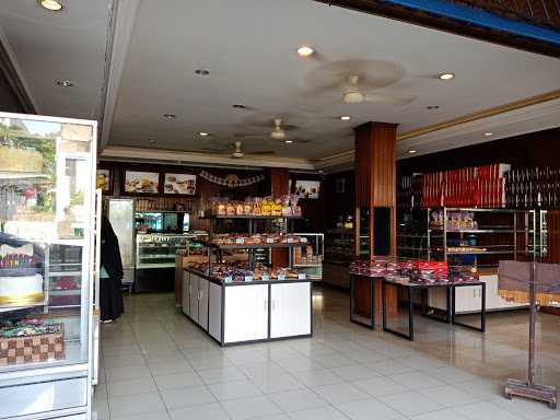 Daniel Bakery 8